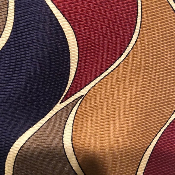 Business ties - Picture 4 of 4